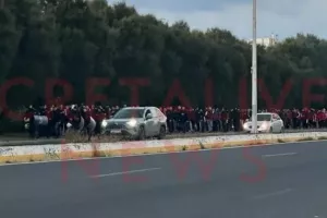 (Βίντεο) "Ερυθρόλευκη" πορεία στο Ηράκλειο για τον τελικό!
