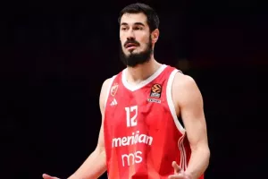 Κάλινιτς για Νουόρα: «Κάνει σεζόν καριέρας - Ελπίζω να συνεχίσει έτσι»