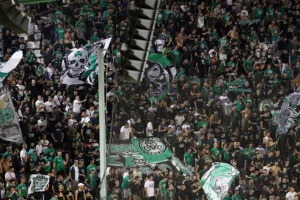 Αποδοκιμασίες από οπαδούς στο Κορωπί