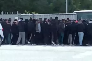 Πήγαν στο προπονητικό 200 οπαδοί της Μπενφίκα 