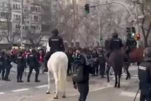 Ξύλο μεταξύ της ισπανικής αστυνομίας και οπαδών των Πορτογάλων, πριν από τη σέντρα ”