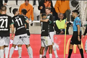 ΑΠΟΕΛ - ΑΕΚ: Το γύρισε και πήρε το σπουδαίο "διπλό" που ήθελε!