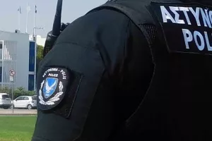 Απέλαση δέκα προσώπων