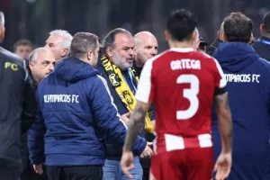 Ηλιόπουλος σε Μεντιλίμπαρ: "Εσύ είσαι τζέντλεμαν, αλλά είσαι σε ομάδα – ντροπή!"