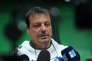 Αταμάν: «Σκέφτομαι μόνο το ματς με τη Φενέρ, όχι τις μεταγραφές - 100% έτοιμος ο Ναν»