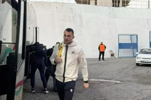 (Φώτος kerkida) Έφτασαν οι "γαλαζοκίτρινοι"