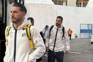 (Φώτος kerkida) Έφτασαν οι "γαλαζοκίτρινοι"
