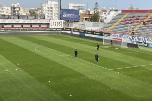 Τρένο με... σπασμένα φρένα η Νέα Σαλαμίνα (Αποτελέσματα)
