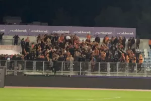 (Βίντεο kerkida) Τραγούδι οι ΑΠΟΕΛίστες, μισή ώρα μετά τη λήξη