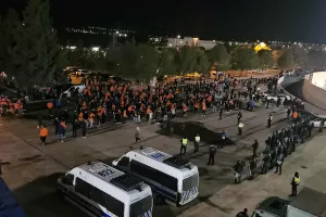 (Φώτος kerkida) ΑΠΟΕΛίστες κατά Πρόδρομου Πετρίδη