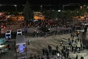 Ο κόσμος οδηγεί το ΑΠΟΕΛ στην επόμενη μέρα 