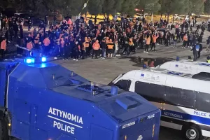 (Φώτος kerkida) ΑΠΟΕΛίστες κατά Πρόδρομου Πετρίδη