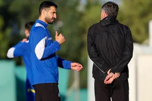(Γκαρσία/Λαΐφης) Με κλειστά... μάτια