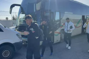 (ΦΩΤΟΣ kerkida) Η άφιξη του ΑΠΟΕΛ 