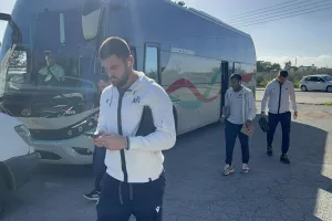 (ΦΩΤΟΣ kerkida) Η άφιξη του ΑΠΟΕΛ 