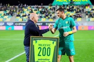 200αρα/ΑΕΚ