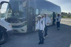 (ΦΩΤΟΣ kerkida) Η άφιξη του ΑΠΟΕΛ 