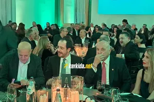 (Φώτος Kerkida) Καραπατάκης με Χριστοδουλίδη
