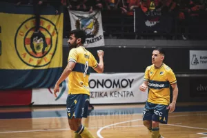 Έκλεισε... με νίκη το ΑΠΟΕΛ - Εντός έδρας επικράτηση για Ένωση Νέων Λατσιών