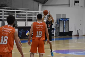 Επίδειξη δύναμης και τρίτος συνεχόμενος τίτλος (φώτος)