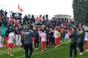 (Βίντεο-Φώτος kerkida) "Ντίρλι-Ντίρλι" και στον αέρα... ο κόουτς