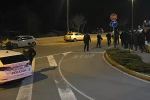 (Φώτος kerkida) Με συνοδεία... αστυνομικών 