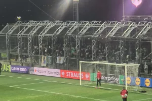 (Φώτος kerkida) Στο "κλουβί" οι Ομονοιάτες
