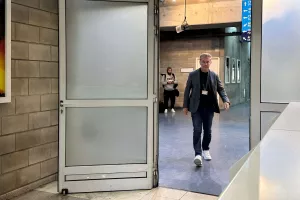 Η αποχώρηση του Παπασταύρου