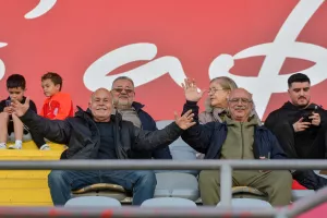  ΣΑΛΑΜΙΝΑ όλων των... ηλικιών! (Φώτος)