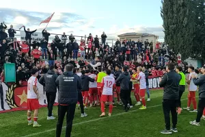 (Βίντεο-Φώτος kerkida) "Ντίρλι-Ντίρλι" και στον αέρα... ο κόουτς