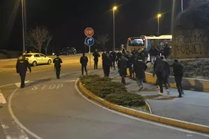 (Φώτος kerkida) Με συνοδεία... αστυνομικών 