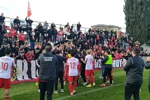 (Βίντεο-Φώτος kerkida) "Ντίρλι-Ντίρλι" και στον αέρα... ο κόουτς
