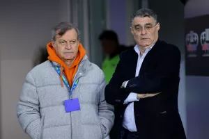 ΕΔΩ...ΑΠΟΕΛ