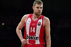 Το χειρότερο φετινό πρώτο ημίχρονο στη Euroleague απέναντι στην Dubai BC