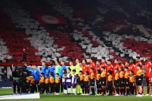 Για το θαύμα πρόκρισης στους «16» του Champions League οι «ερυθρόλευκοι»!