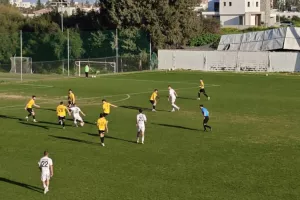Τρένο με... σπασμένα φρένα η Νέα Σαλαμίνα (Αποτελέσματα)