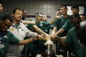 Η ομιλία Αταμάν και η συγκινητική αφιέρωση του Σλούκα (βίντεο)