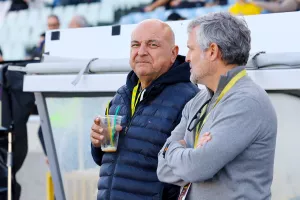 Απαίτηση από Καραπατάκη
