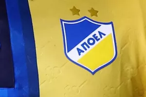 AΠΟΕΛ-ΝΕΟ/ Εμμένει το Σωματείο - Ξανά θέμα αποχώρησης Πετρίδη