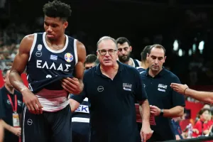 Θρήνος στο ελληνικό μπάσκετ - Πέθανε ο Θανάσης Σκουρτόπουλος