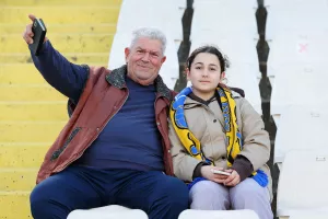 (Φώτος) Ο κόσμος... στο "αιώνιο"