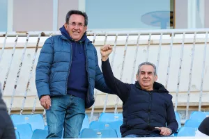 (Φώτος) Ο κόσμος... στο "αιώνιο"