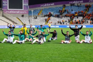 (Φώτος) Μπροστά στο πέταλο του κόσμου της... πανηγύρισε η ΑΕΚ
