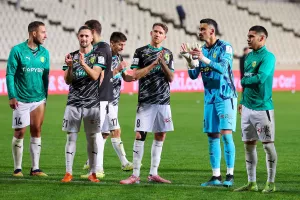 (Φώτος) Μπροστά στο πέταλο του κόσμου της... πανηγύρισε η ΑΕΚ