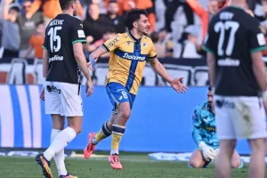 ΑΠΟΕΛ - ΑΕΚ: Το γύρισε και πήρε το σπουδαίο "διπλό" που ήθελε!