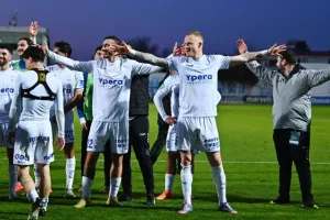 "Διπλό" παραμονής με... σφραγίδα Λομόνακο!