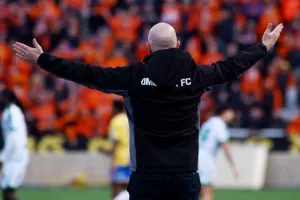 ΑΠΟΕΛ - Ομόνοια: Ο Ολαγίνκα έβαψε γαλαζοκίτρινο το αιώνιο!