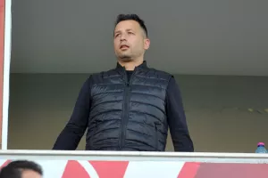 Τρένο με... σπασμένα φρένα η Νέα Σαλαμίνα (Αποτελέσματα)