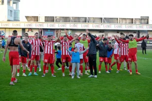 Τρένο με... σπασμένα φρένα η Νέα Σαλαμίνα (Αποτελέσματα)