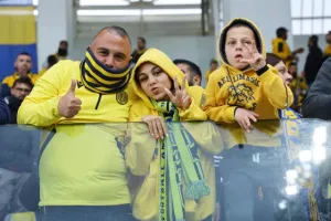 ΔΙΠΛΟ για το ΑΠΟΕΛ που βλέπει... προς τα πάνω! (φώτος)